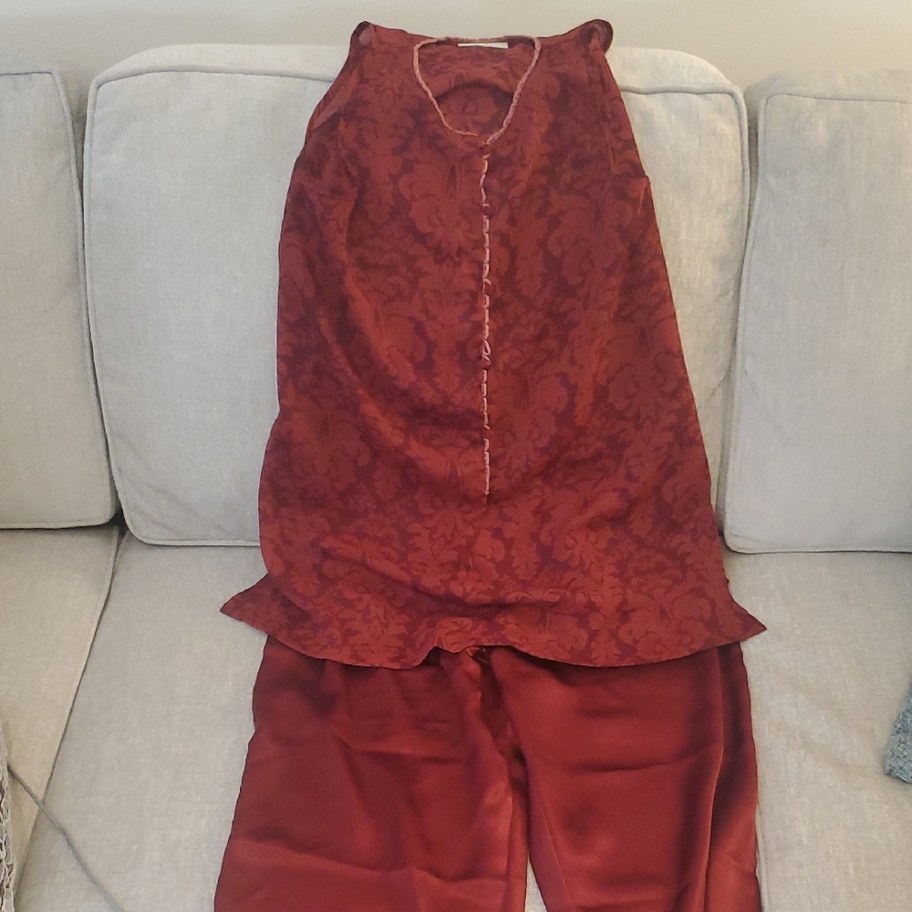 Val Mode Red Damask Pajama Set